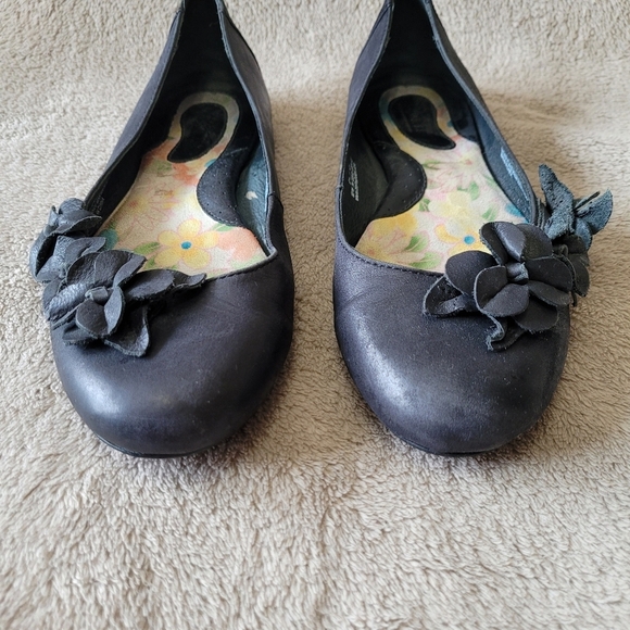 Born black leather flats size 9.5​ - Picture 2 of 13